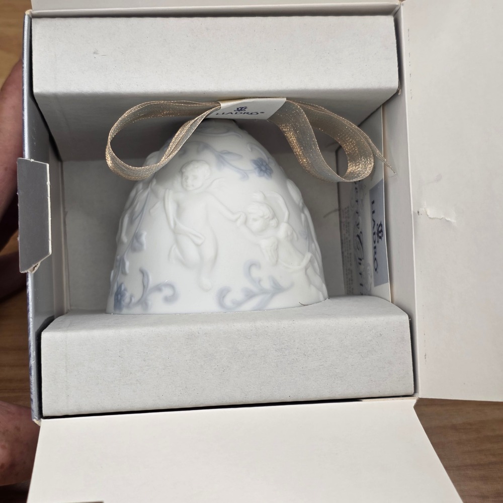 Lladro Porcelain Christmas Bell 2004 #01016737 New In Original Box Made in Spain